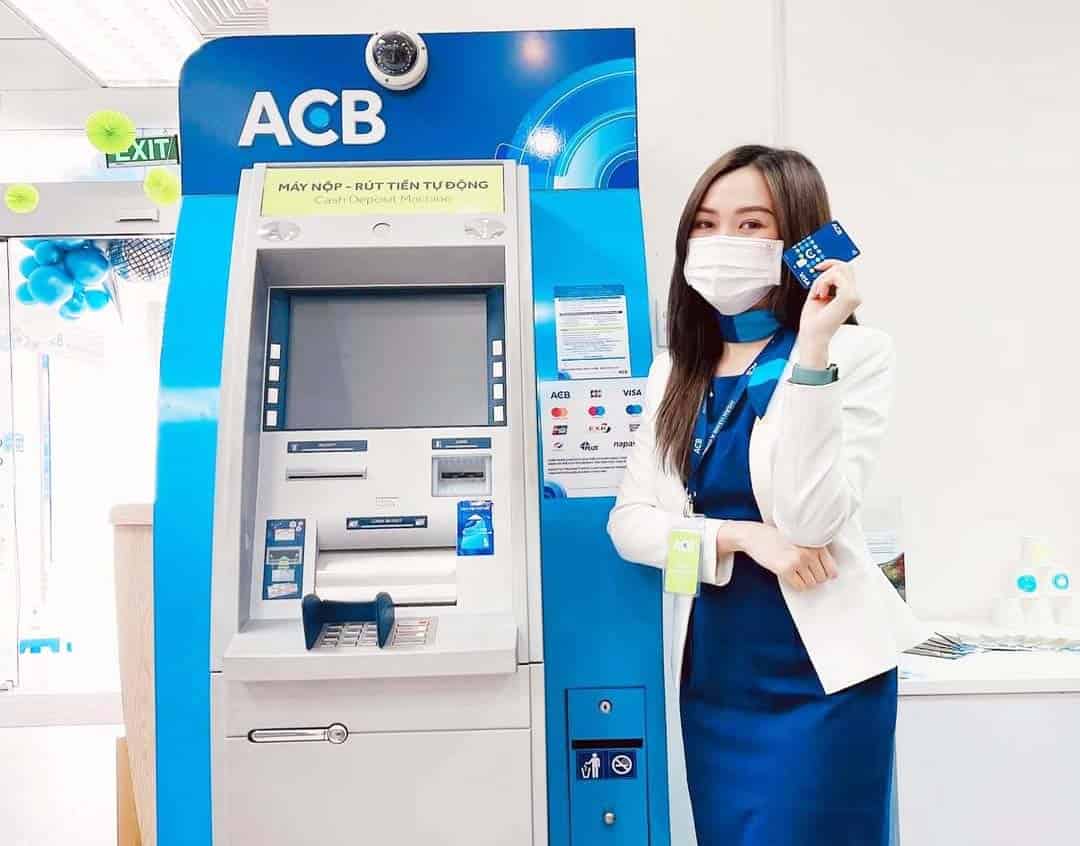 Mở thẻ visa Debit ACB trực tiếp tại ngân hàng